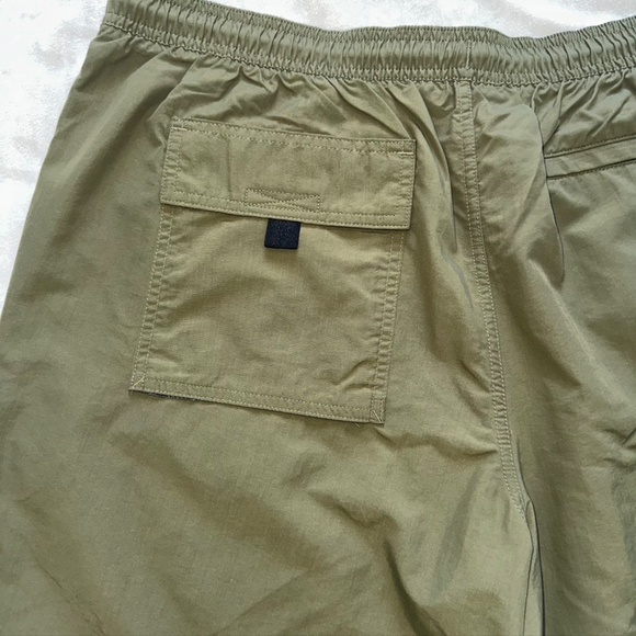 Eddie Bauer Olive Green Men's Shorts - Picture 4 of 5